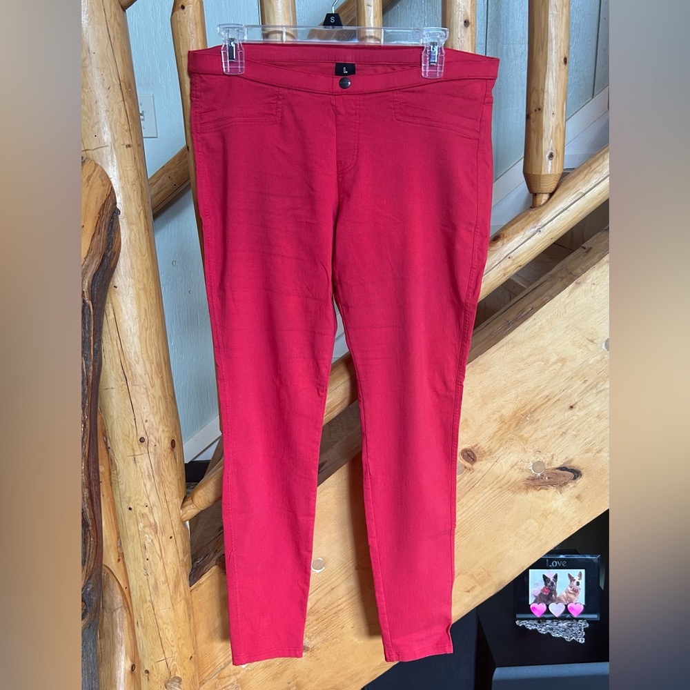 HUE Strawberry Red Rayon Leggings - Size Large